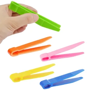 Juego de pinzas de plástico en colores variados para niños
